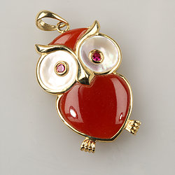 heart-Shaped-Own-Ruby-Eyes-red-jade-pendant