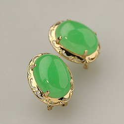 oval-cabochon-green-jade-earring-GJE12